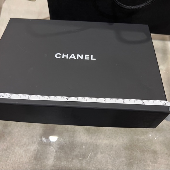 Chanel Gift Box Set - Picture 10 of 12